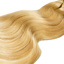 Premium Wavy Clip-On Extensions Light Blonde Premium Wavy Clip-On Extensions Light Blonde