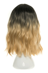Perucă ombre blondă cu breton, păr lung ondulat și căciulă neagră