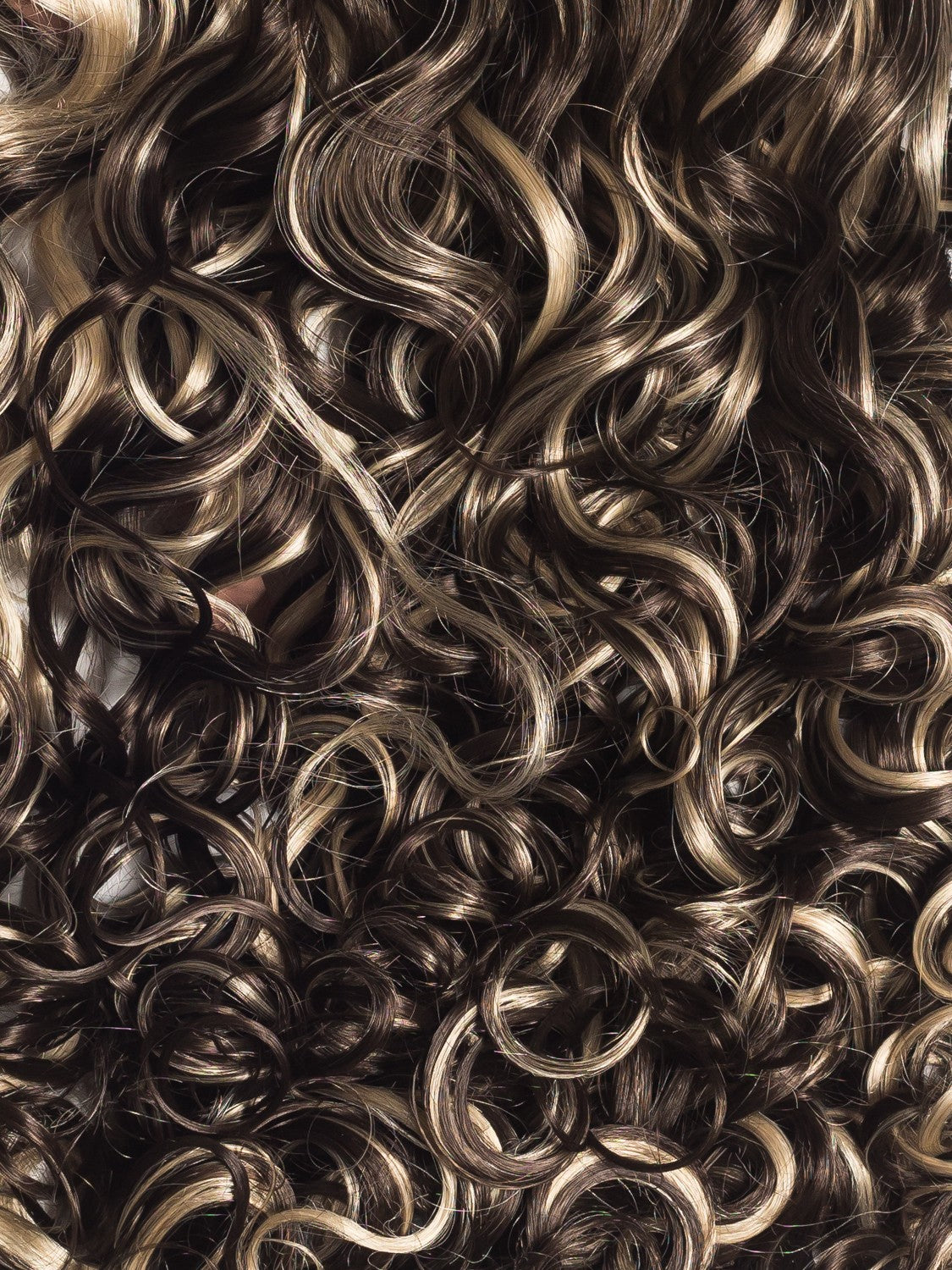 Saten Cu Suvite Coada Par Cret