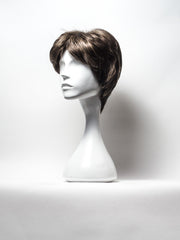 Perucă VANESSA, bob scurt din păr brun cu suvițe deschise, profil