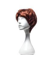 Perucă scurtă roșiatică, bucle dese, vedere laterală pe manechin.